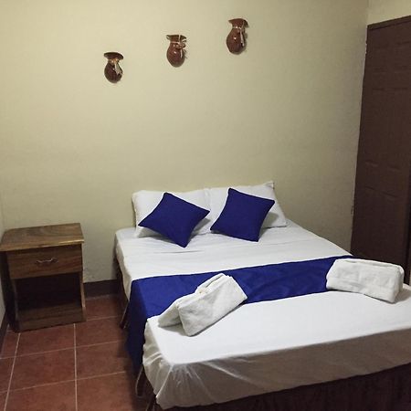 לאון Hostal El Jardin חדר תמונה