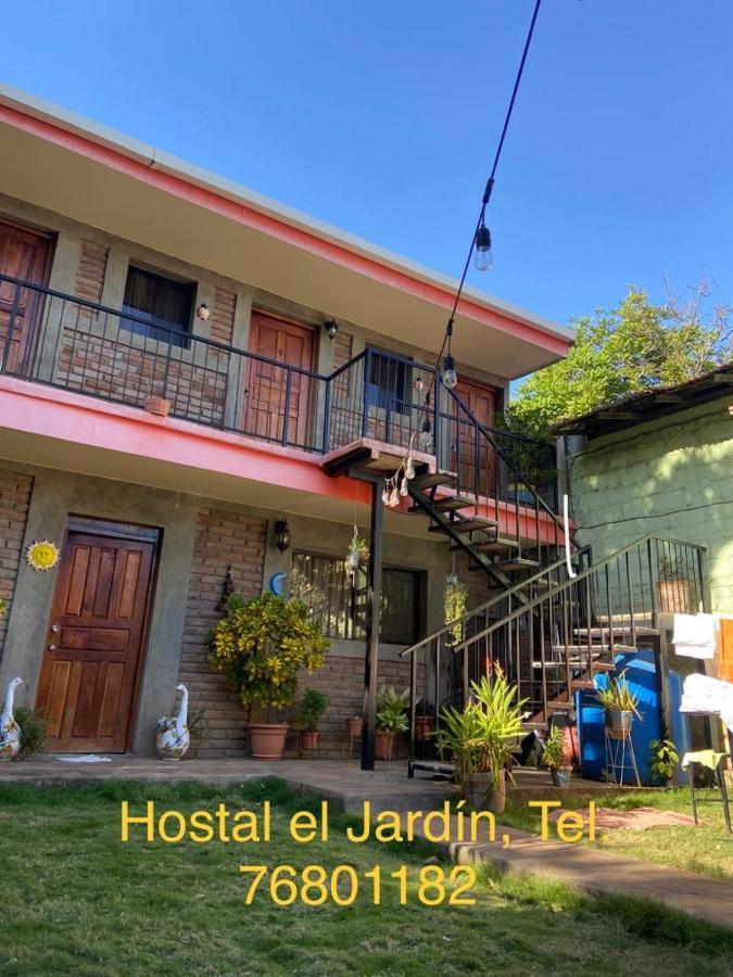 לאון Hostal El Jardin מראה חיצוני תמונה