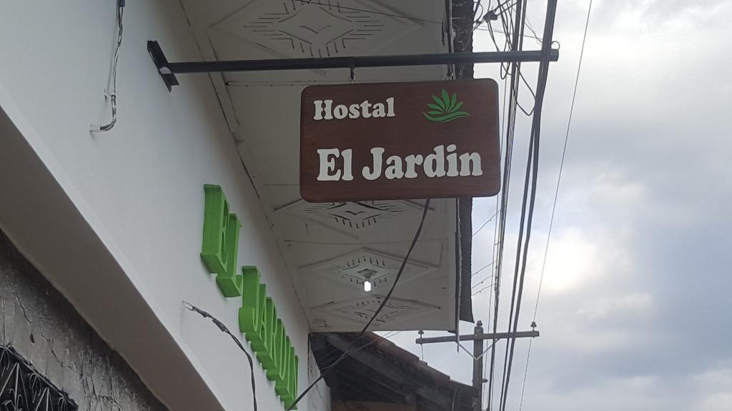 לאון Hostal El Jardin מראה חיצוני תמונה