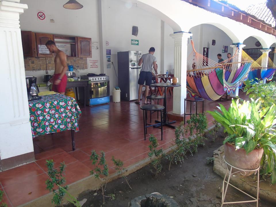 לאון Hostal El Jardin מראה חיצוני תמונה