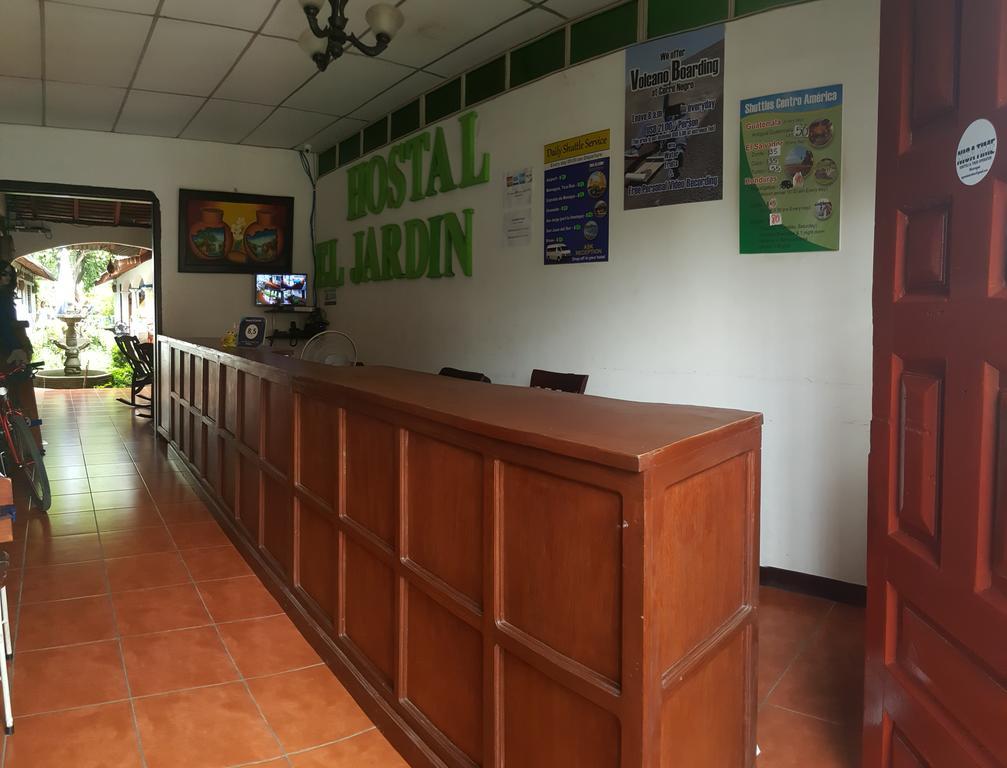 לאון Hostal El Jardin מראה חיצוני תמונה